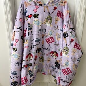 Taylor Swift Graphic Hooded Blanket with Pop Culture Icons